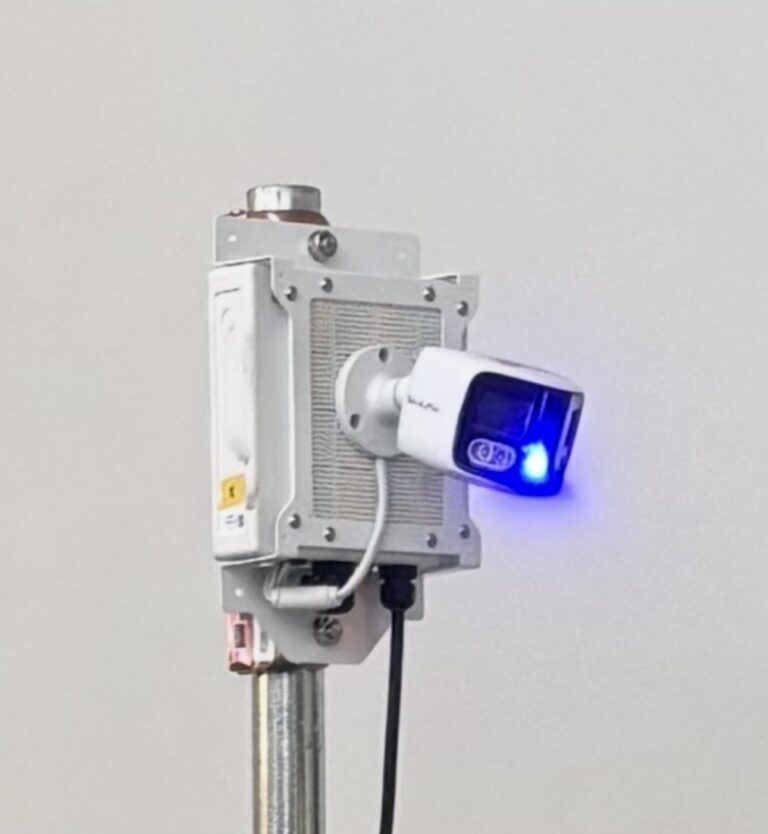 AIカメラ「雷神」